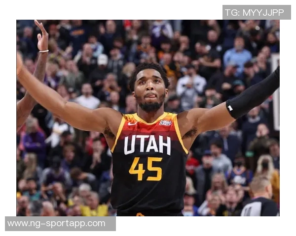 米切尔赞鲍尔赛场思维能力与詹姆斯相似认为这是球队所需的重要特质